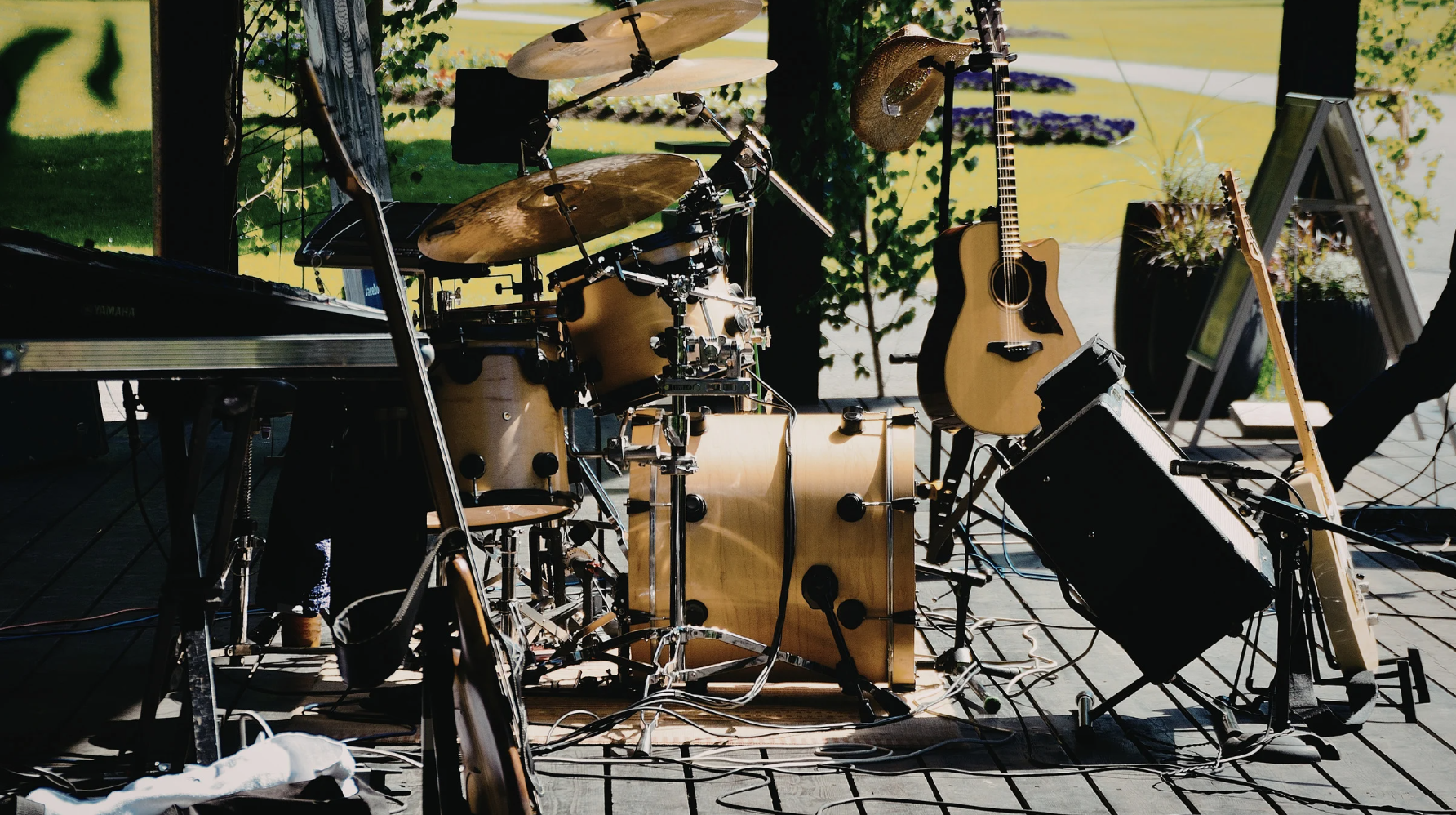 You are currently viewing The logistical challenges musicians face: how to transport and organize your gear efficiently ?